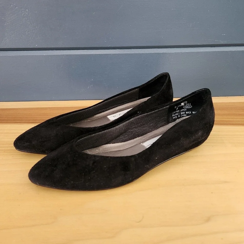 90s Black Velour Flats‎